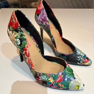 JustFab Floral Heels size 6